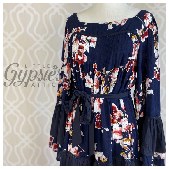 POL Floral Swing and Bell Sleeve Dress - Picture 9 of 17